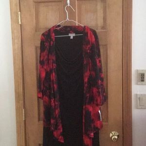 2 in 1Black & Red prt cover attached to Blk dress